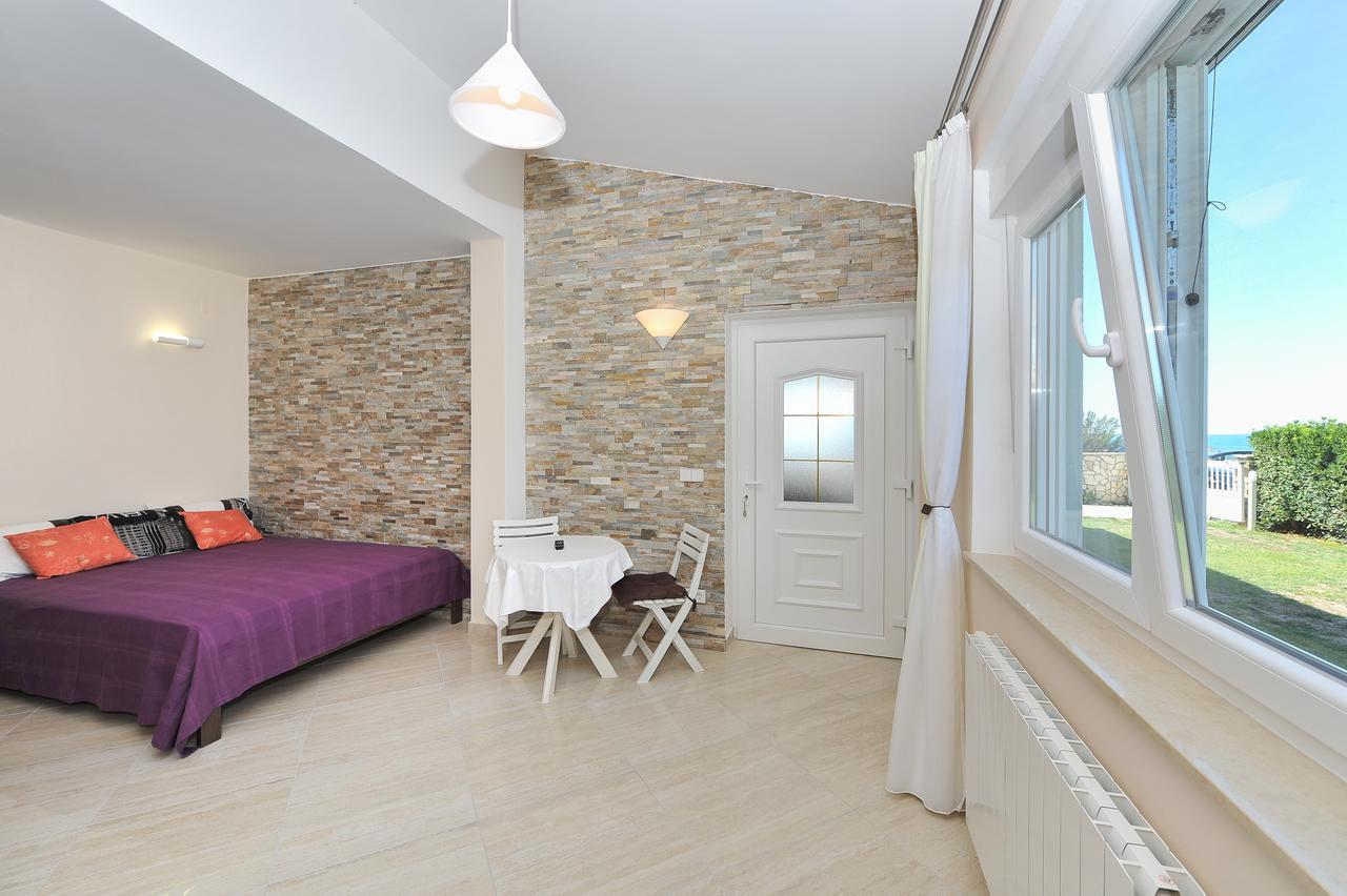 Apartments Dominique Nin Eksteriør billede
